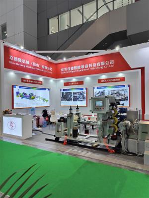 塑膠跑到生產(chǎn)線(xiàn)_塑膠跑到生產(chǎn)線(xiàn)_蚌埠佳德